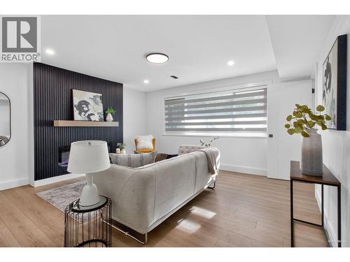 9831 Glenthorne Drive, Richmond, BC - Indoor