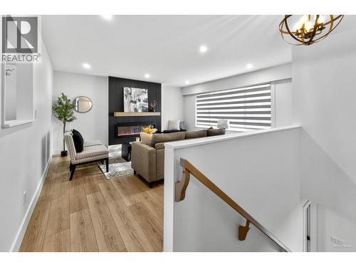 9831 Glenthorne Drive, Richmond, BC - Indoor With Fireplace