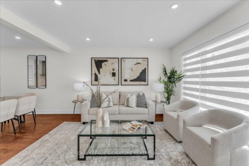 49 Ivordale Crescent, Toronto, ON - Indoor Photo Showing Living Room