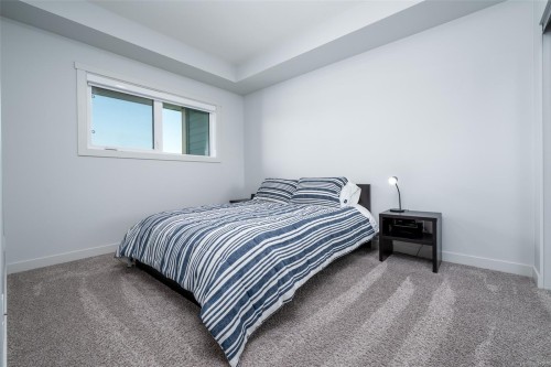 315-2469 Gateway Rd, Langford, BC - Indoor Photo Showing Bedroom