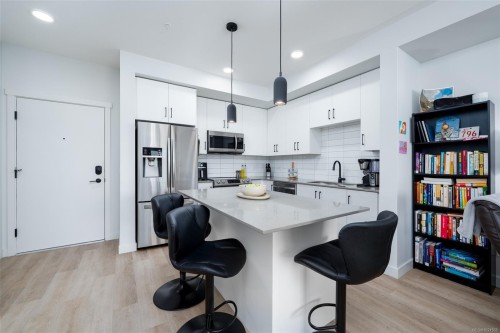 315-2469 Gateway Rd, Langford, BC - Indoor Photo Showing Kitchen With Stainless Steel Kitchen With Upgraded Kitchen