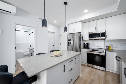 315-2469 Gateway Rd, Langford, BC - Indoor Photo Showing Kitchen With Stainless Steel Kitchen With Upgraded Kitchen