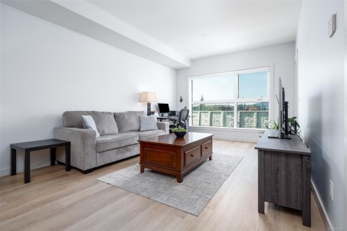 315-2469 Gateway Rd, Langford, BC - Indoor Photo Showing Living Room