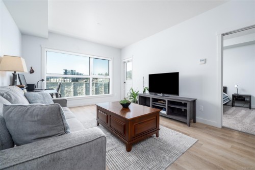 315-2469 Gateway Rd, Langford, BC - Indoor Photo Showing Living Room