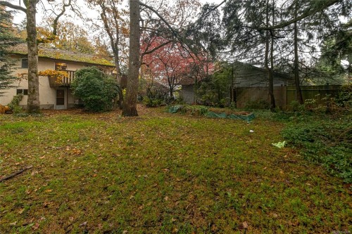 2834 Aldwynd Rd, Langford, BC 