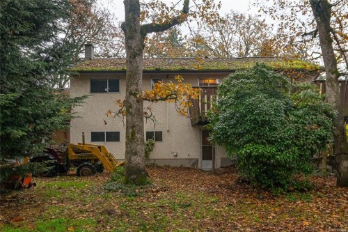 2834 Aldwynd Rd, Langford, BC 