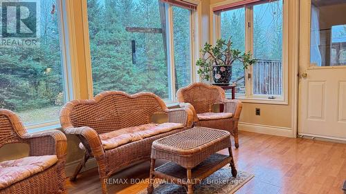 3042 Dangerfield Road W, North Grenville, ON - Indoor Photo Showing Living Room