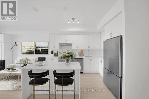 2317 - 8960 Jane Street, Vaughan, ON - Indoor