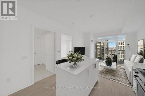 2317 - 8960 Jane Street, Vaughan, ON - Indoor