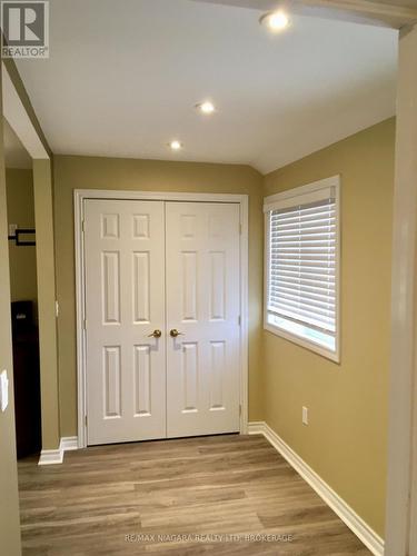 4576 Kalar Road, Niagara Falls (Ascot), ON - Indoor Photo Showing Other Room