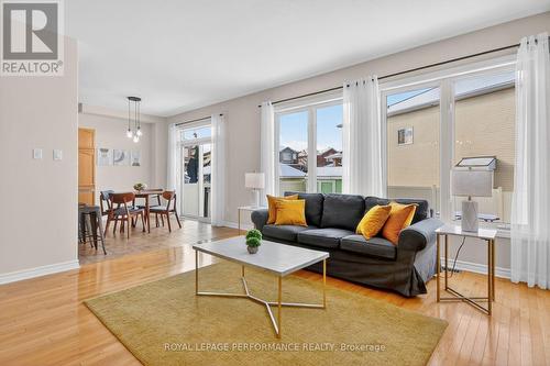 Bright and inviting space for everyday living - 1910 Schroeder Crescent, Ottawa, ON - Indoor Photo Showing Living Room