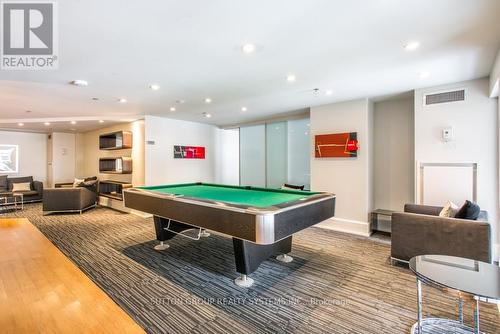 735 - 111 Elizabeth Street, Toronto, ON - Indoor Photo Showing Other Room