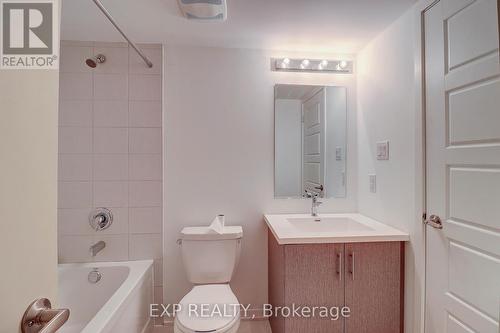 756 Heathrow Path, Oshawa, ON - Indoor Photo Showing Bathroom