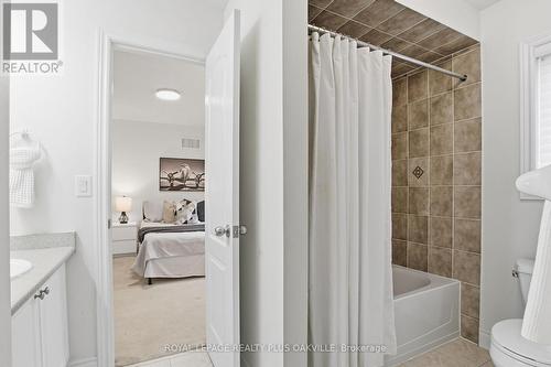 3488 Rebecca Street, Oakville, ON - Indoor Photo Showing Bathroom