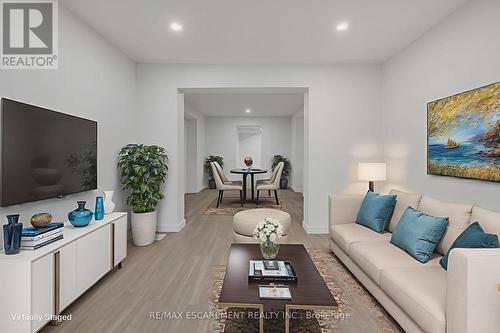 20 Crosthwaite Avenue N, Hamilton, ON - Indoor Photo Showing Living Room