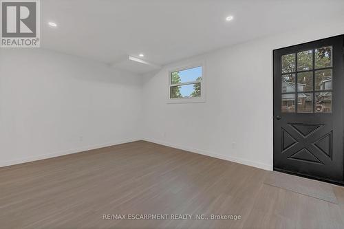 20 Crosthwaite Avenue N, Hamilton, ON - Indoor Photo Showing Other Room