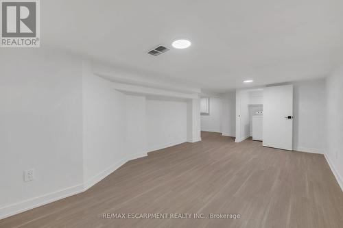 20 Crosthwaite Avenue N, Hamilton, ON - Indoor Photo Showing Other Room