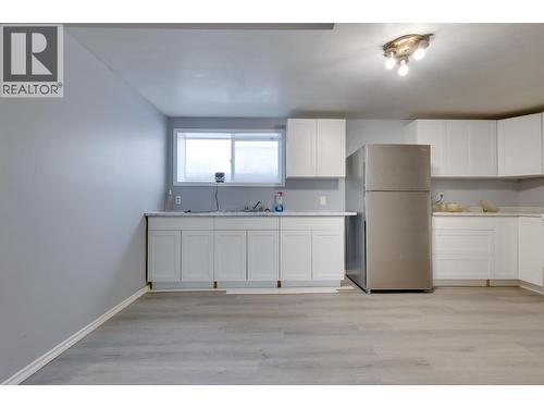 4051 Davis Road, Prince George, BC - Indoor Photo Showing Kitchen