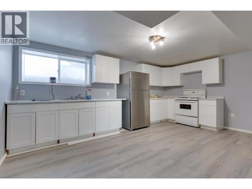 4051 Davis Road, Prince George, BC - Indoor Photo Showing Kitchen