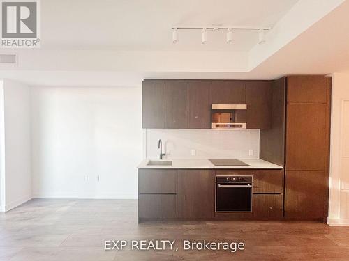 2001 - 117 Broadway Avenue, Toronto, ON - Indoor Photo Showing Kitchen