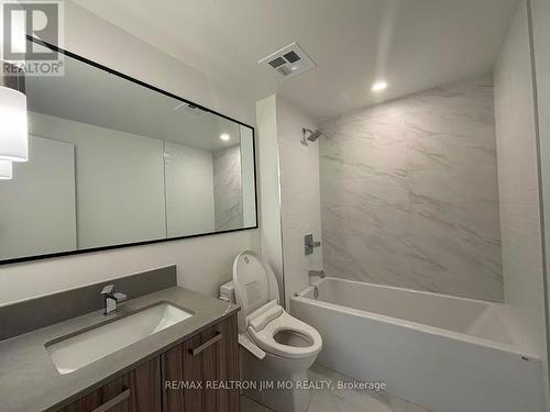 160 - 67 Curlew Drive, Toronto, ON - Indoor Photo Showing Bathroom