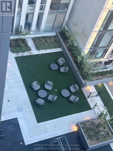 331 - 2020 Bathurst Street, Toronto, ON - Outdoor