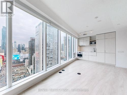 2412 - 197 Yonge Street, Toronto (Church-Yonge Corridor), ON - Indoor