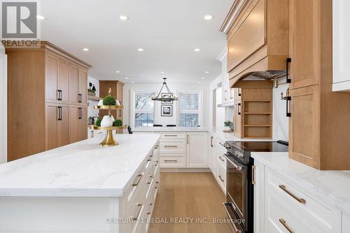 5535 Cedar Springs Road, Burlington, ON - Indoor Photo Showing Kitchen With Upgraded Kitchen