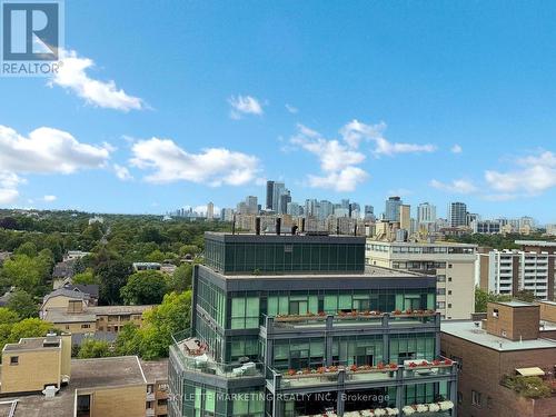 1128 - 111 St Clair Avenue W, Toronto, ON - Outdoor With View