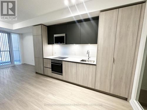 804 - 8 Widmer Street, Toronto, ON - Indoor Photo Showing Kitchen With Upgraded Kitchen