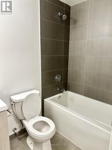 804 - 8 Widmer Street, Toronto, ON - Indoor Photo Showing Bathroom
