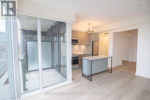 307 - 6 Chartwell Road, Toronto, ON - Indoor Photo Showing Kitchen