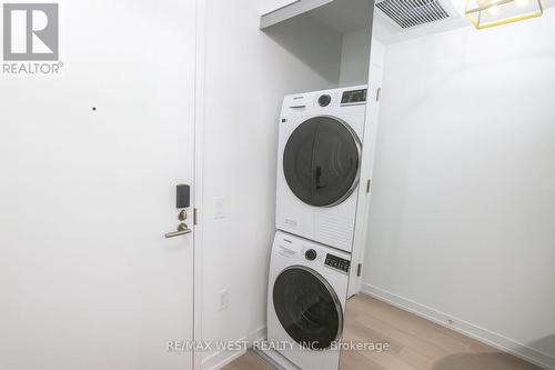307 - 6 Chartwell Road, Toronto, ON - Indoor Photo Showing Laundry Room