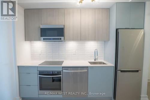 307 - 6 Chartwell Road, Toronto, ON - Indoor Photo Showing Kitchen