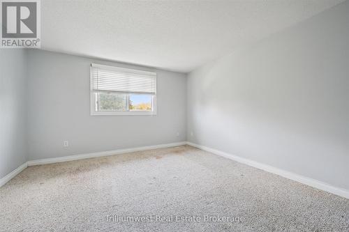 424 Benesfort Court, Kitchener, ON - Indoor Photo Showing Other Room