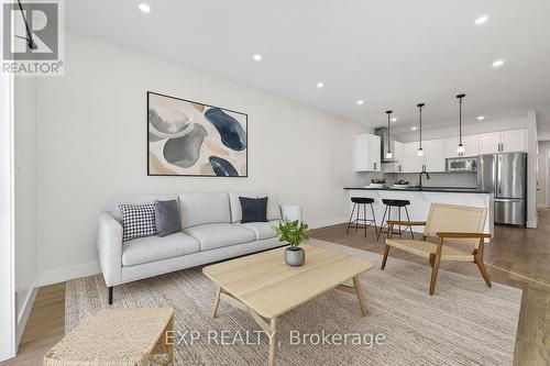 7 South Court Street W, Norwich, ON - Indoor Photo Showing Living Room