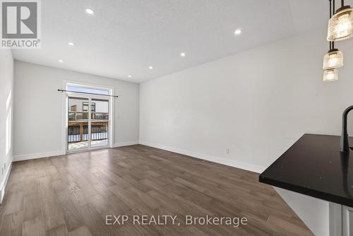 7 South Court Street W, Norwich, ON - Indoor