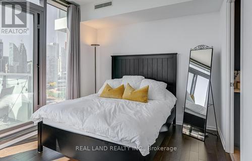 2009 - 16 Bonnycastle Street, Toronto, ON - Indoor Photo Showing Bedroom