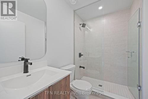 532 - 15 Richardson Street, Toronto, ON - Indoor Photo Showing Bathroom