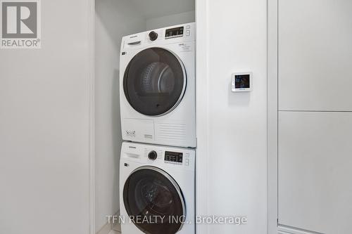 532 - 15 Richardson Street, Toronto, ON - Indoor Photo Showing Laundry Room