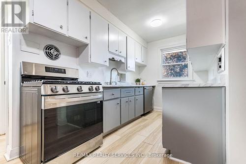 107 Weber Street S, Waterloo, ON - Indoor Photo Showing Kitchen