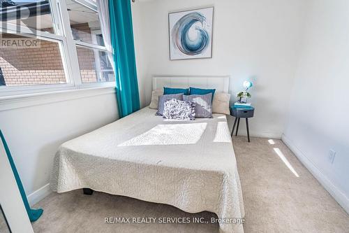 107 Weber Street S, Waterloo, ON - Indoor Photo Showing Bedroom