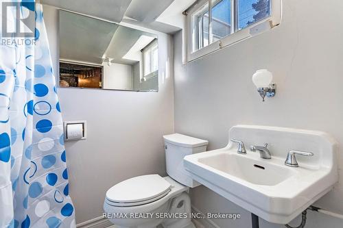 107 Weber Street S, Waterloo, ON - Indoor Photo Showing Bathroom