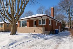 UPPER - 62 HAROLD AVENUE  Kitchener, ON N2A 2H8