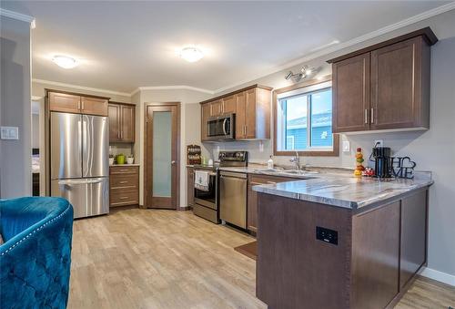 38 2695 Main Street, Winnipeg, MB - Indoor Photo Showing Kitchen