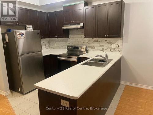 5 Shiff Crescent, Brampton, ON - Indoor Photo Showing Kitchen With Double Sink
