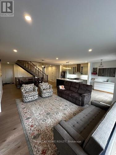 26 Stanhope Court, Ottawa, ON - Indoor Photo Showing Living Room