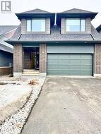 26 STANHOPE COURT  Ottawa, ON K2J 6S2