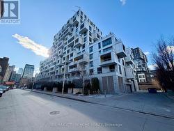221 - 38 CAMERON STREET  Toronto, ON M5T 0C3