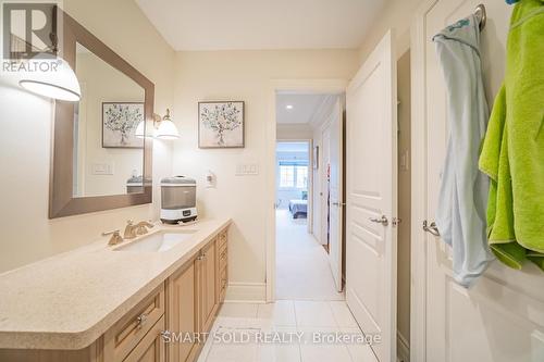 33 Earnshaw Drive, Markham, ON - Indoor Photo Showing Bathroom